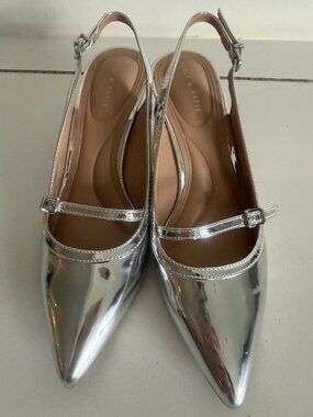 Kelly & Katie Silver Patent Slingback 3" Kitten Heel Size 9M  NWOT